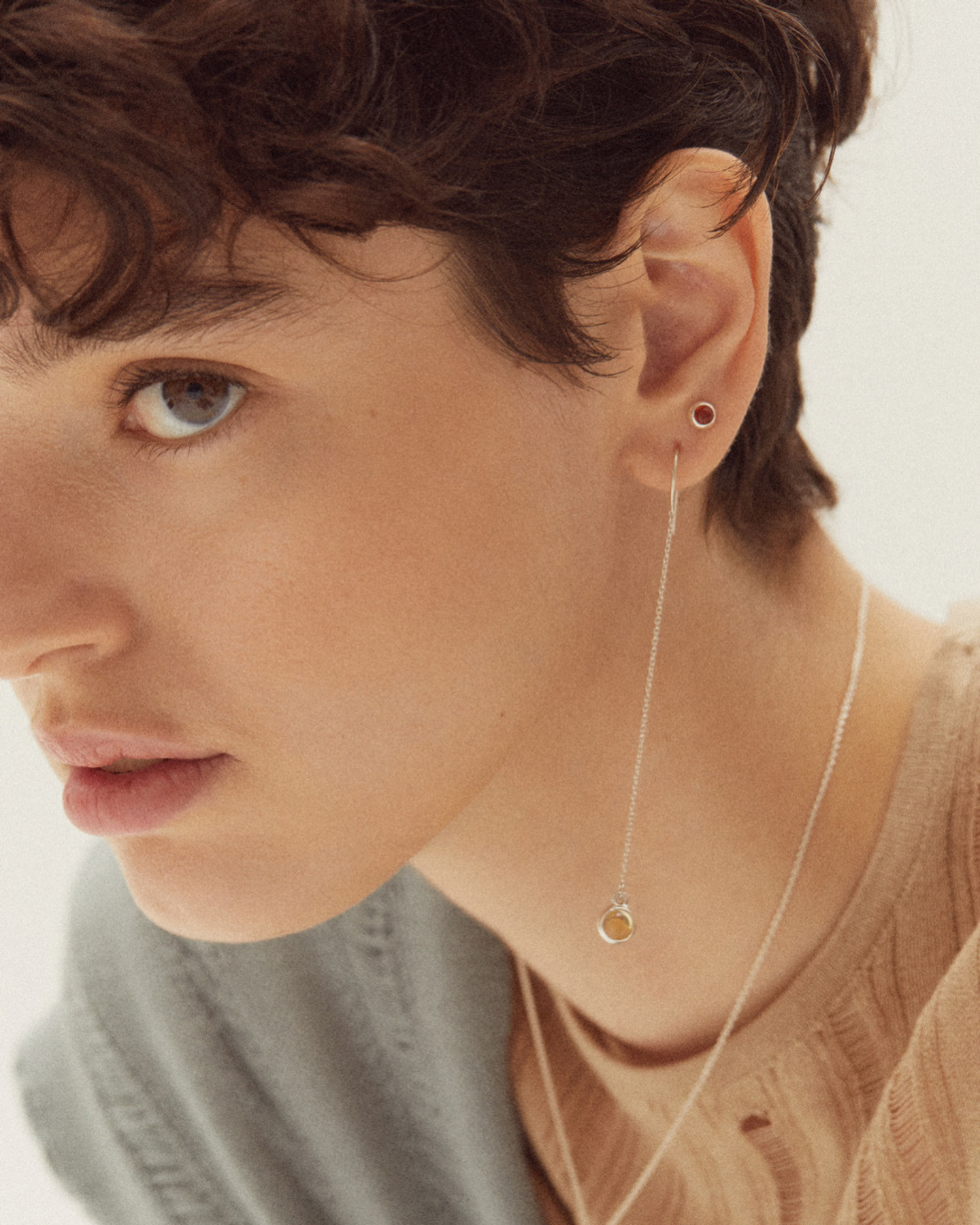 Моносерьга Beta cо спессартином