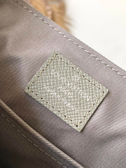 Louis Vuitton District PM