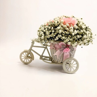 Гипсофила с мыльной розой в кашпо велосипед