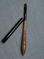 Кисть с деревянной ручкой