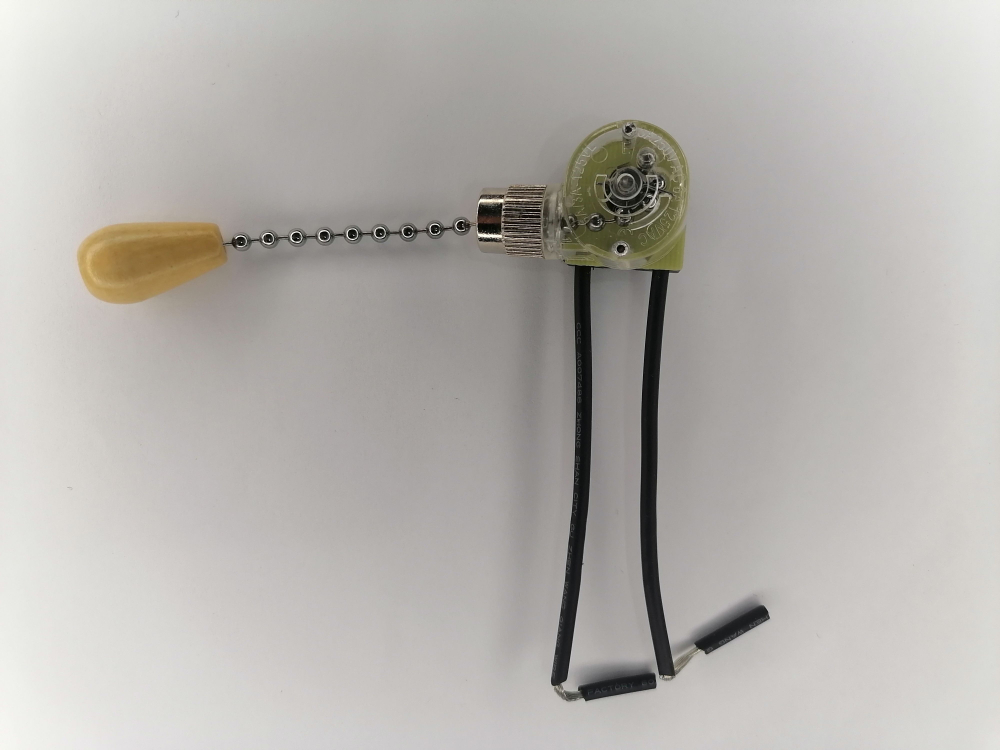 Выключатель с цепочкой серебро 5см.