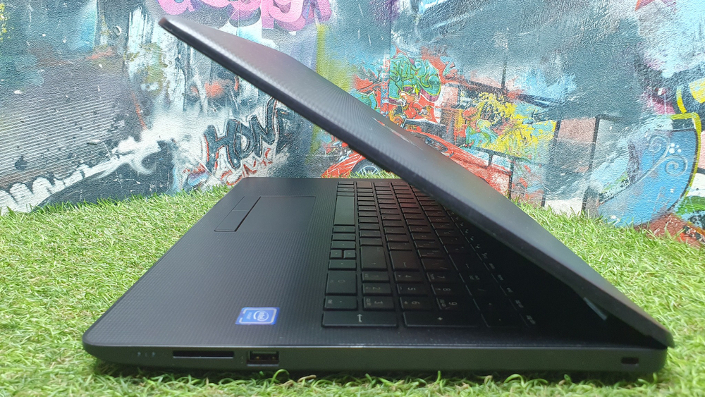 Ноутбук HP Celeron/4Gb/15-ra002ur [8ul25ea]/Windows 10