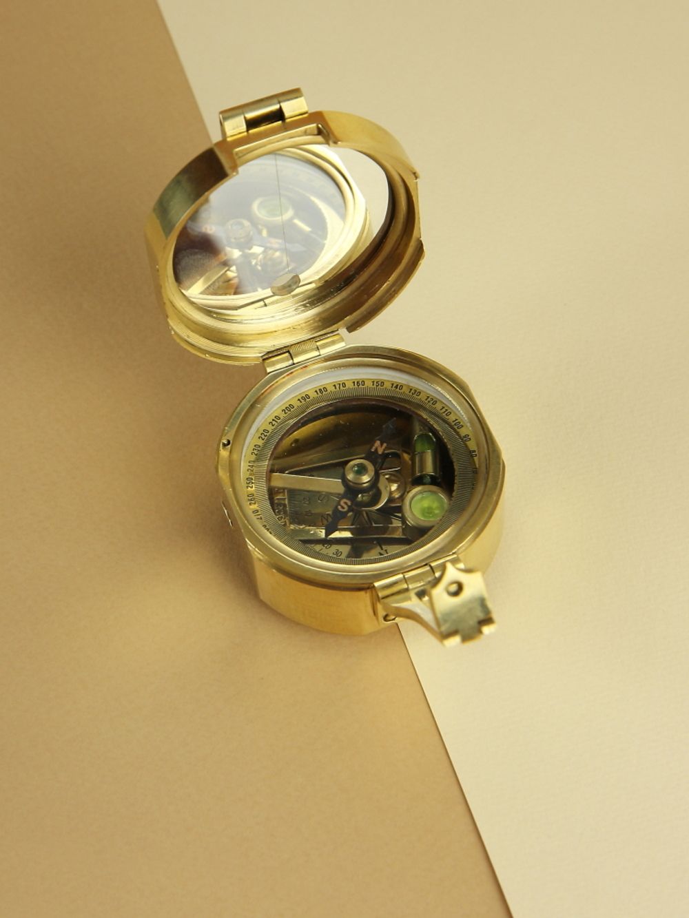 Nautical Морской компас Brunton в деревянном футляре Лого: Made for Royal Navy