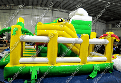 Коммерческий батут "Белый клык" желто-зелёный с механизированной головой, размер 6*6*4 м