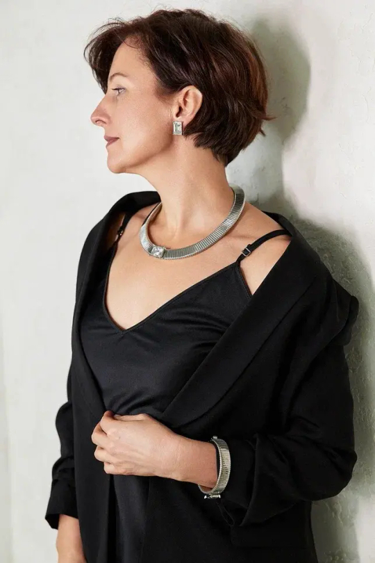 Серьги пусеты прозрачные кристаллы в серебряной рамке