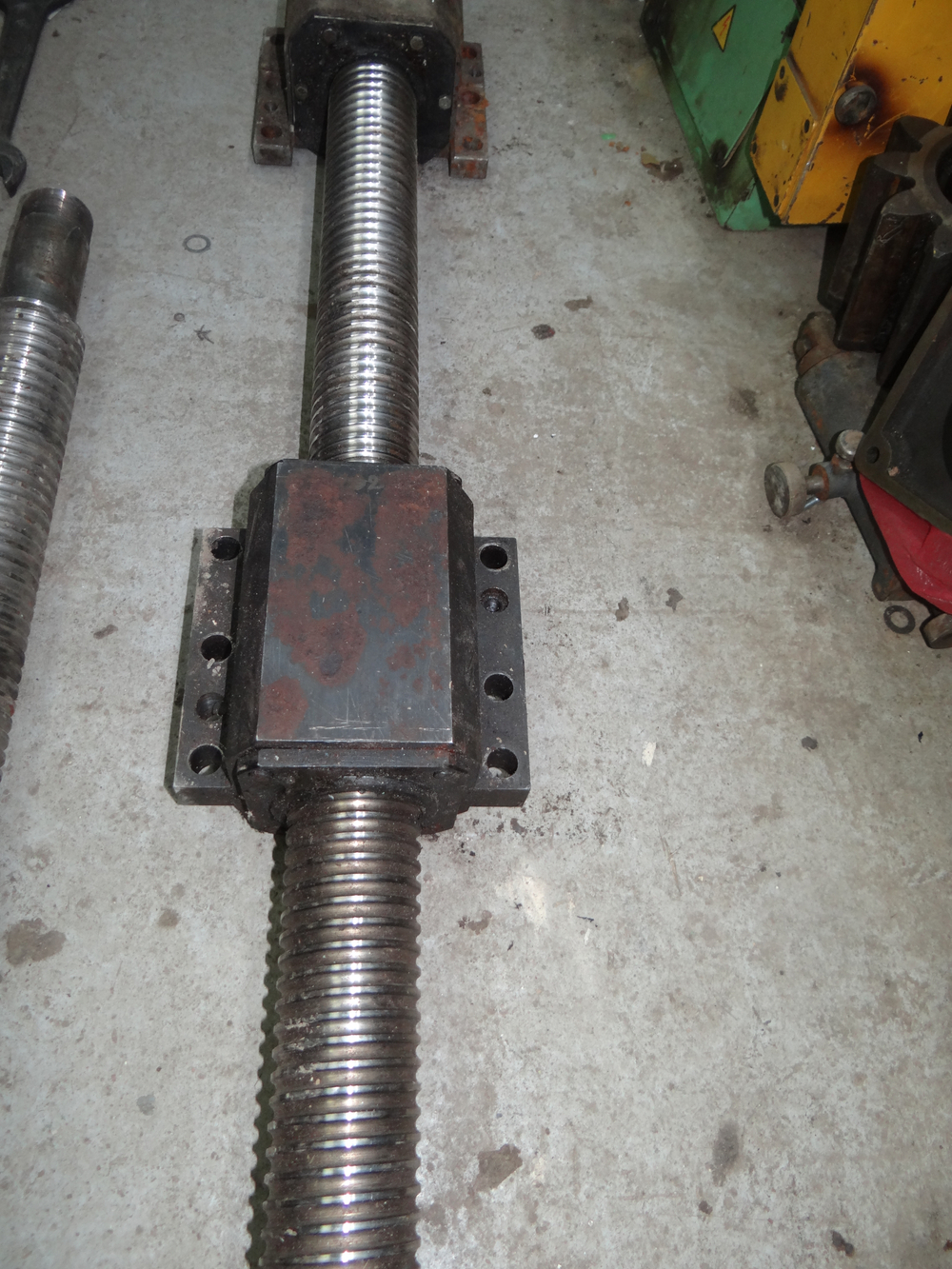 Шарико-винтовая пара ШВП L= 1810 мм Tr 68х10 в сборе