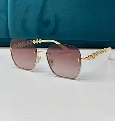 Солнцезащитные очки Louis Vuitton