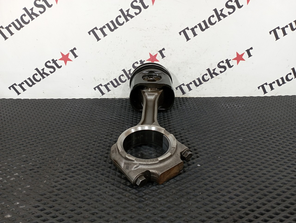 Поршень с шатуном