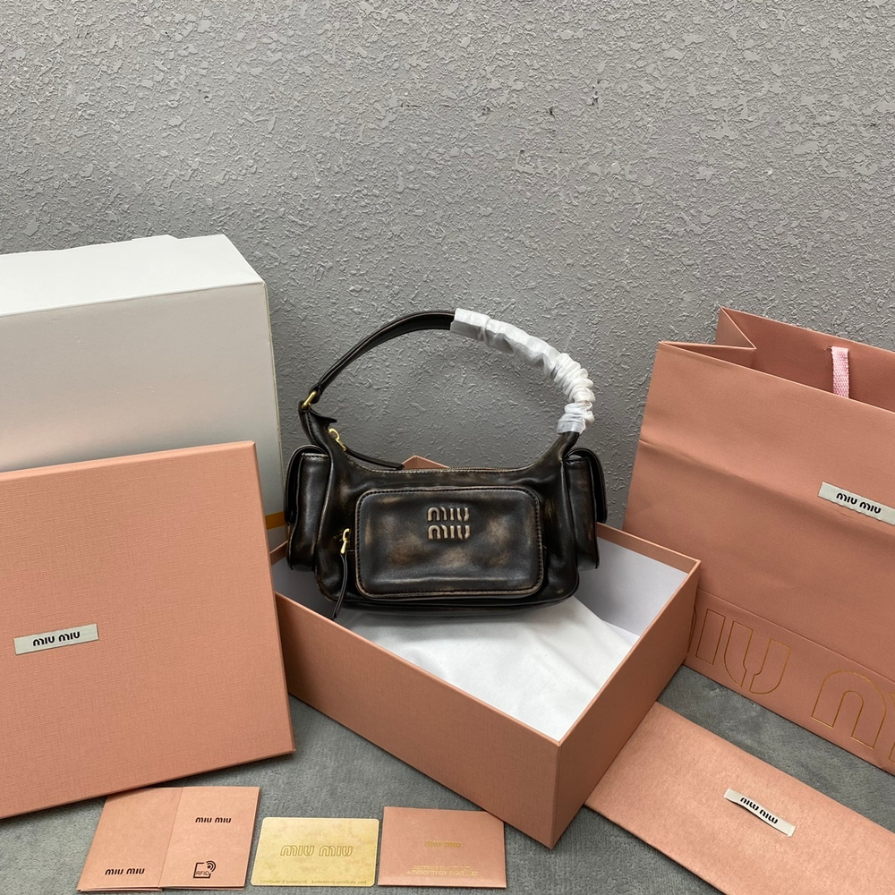 Miu Miu Leather Pocket Bag 21 cm