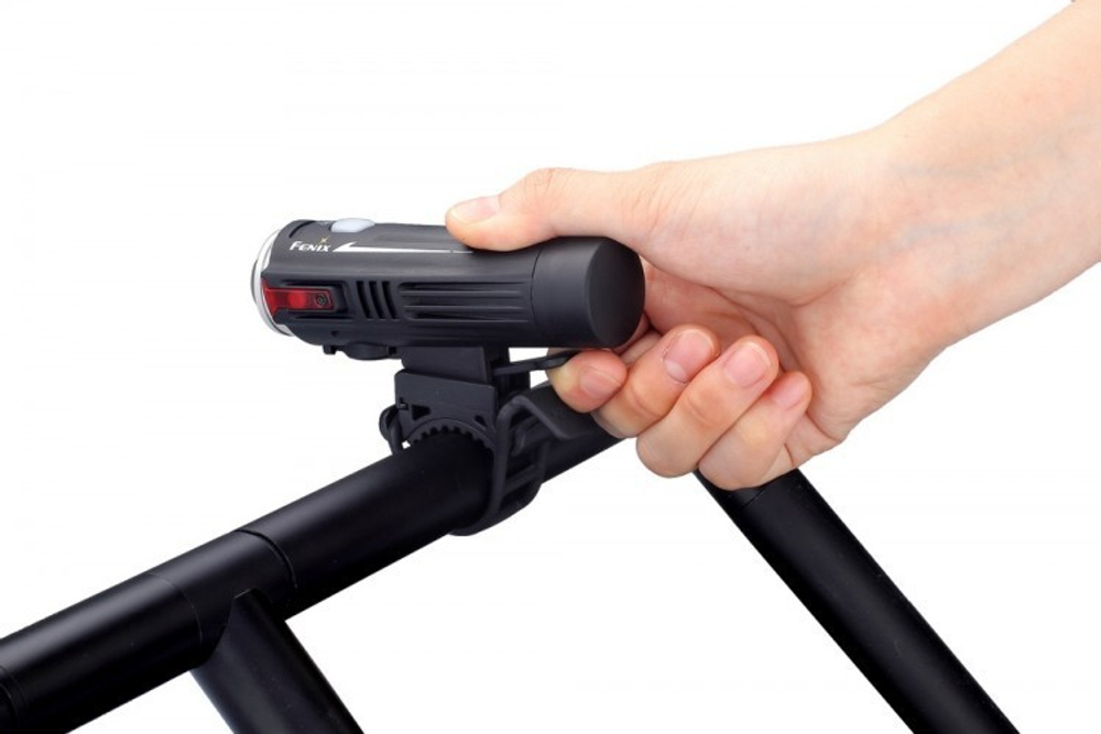 Фонарь светодиодный для велосипедов Fenix BC21R XM-L2 T6, 880 лм, аккумулятор