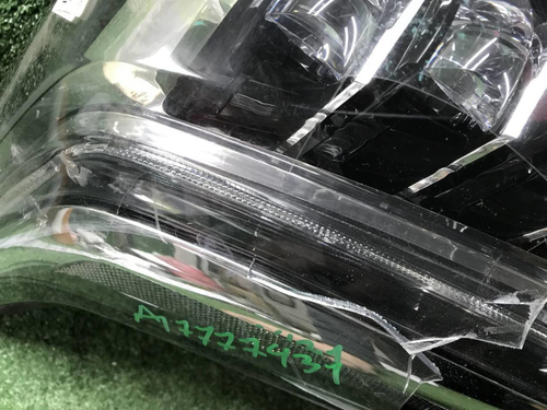 Битая Фара правая Cadillac Escalade 4 (14-20) LED