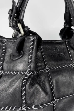 Женская сумка из натуральной винтажной кожи черного цвета