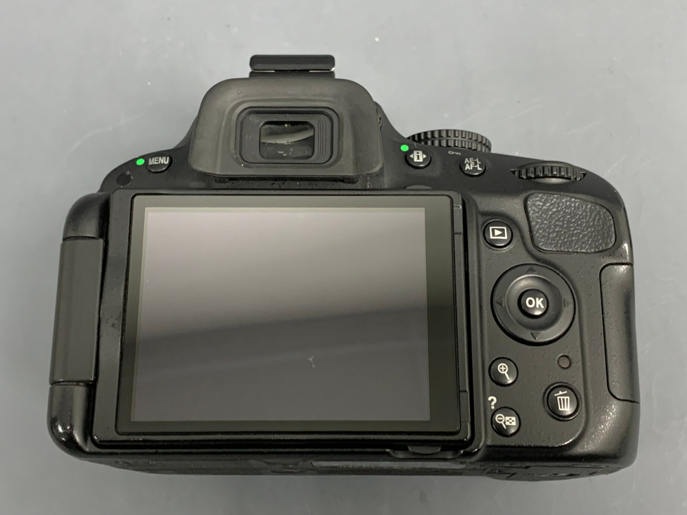 Nikon D5100 Не работает вспышка 2300 кадров