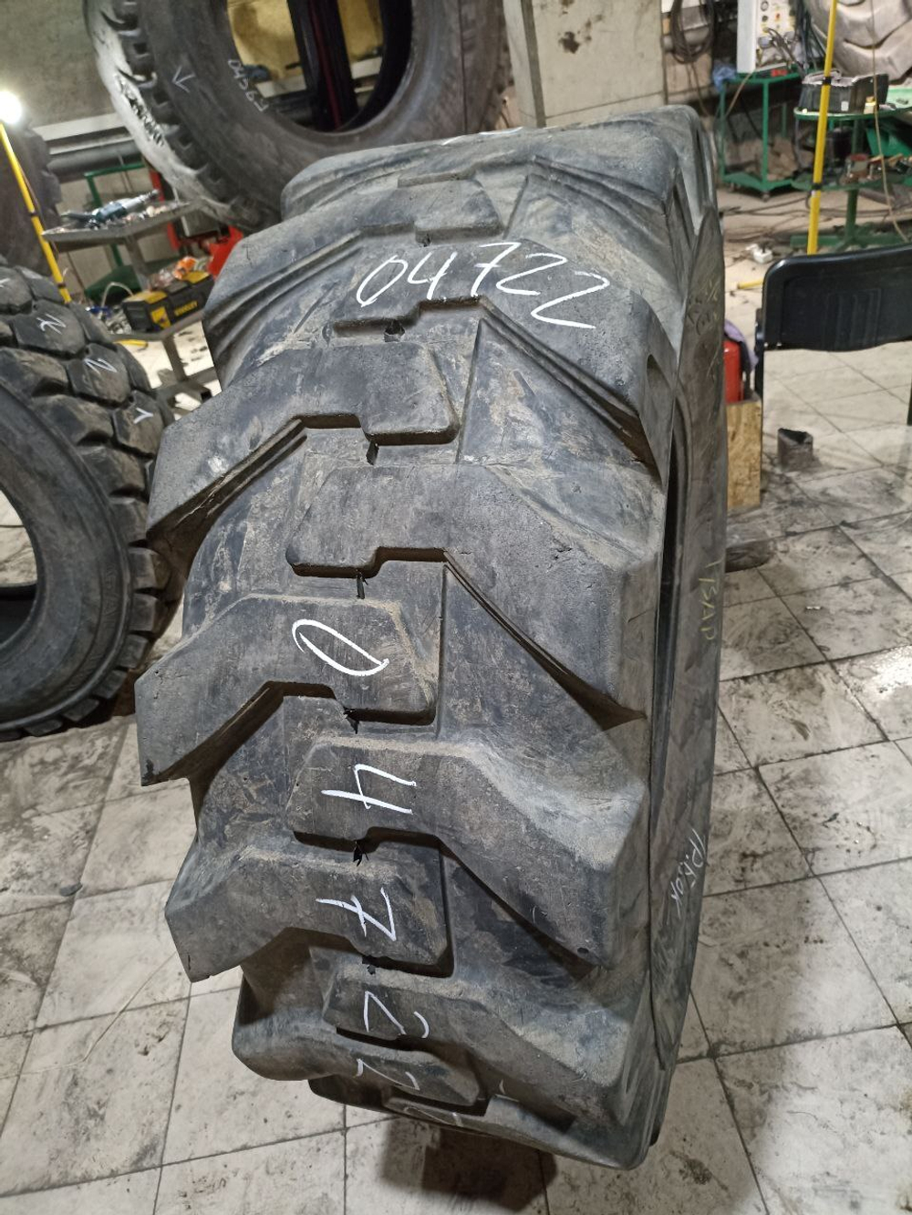 18.4-26 Camso BACKHOE R4 шина б/у