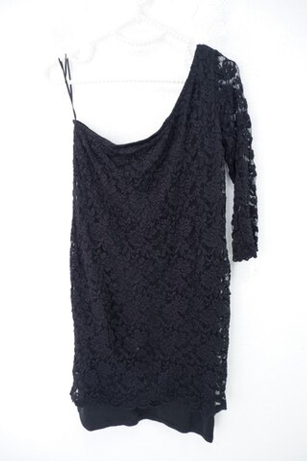 Платье Atmosphere с открытым плечом 44 размер