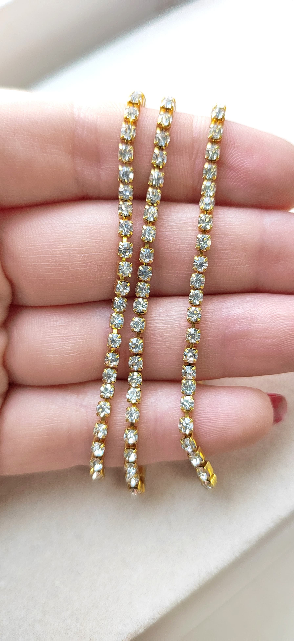 04700-з Стразовая цепь 3мм, цвет - золото