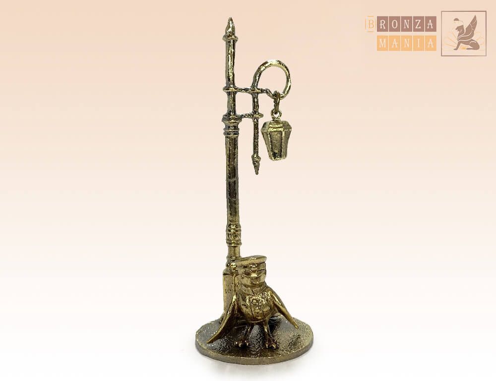 фигурка Чижик-Пыжик под питерским фонариком