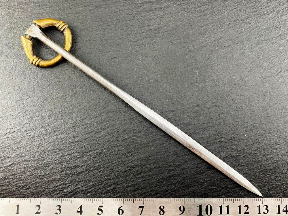 Фибула. Готланд, Бирка 10-11 в. (игла)