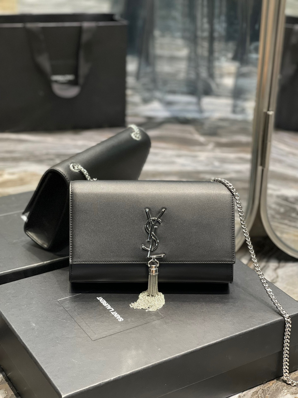 Saint Laurent Kate Medium Bag 24 cm