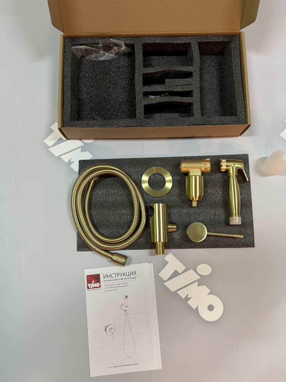 Смеситель встроенный с гигиеническим душем Timo Saona (2389/17SM) золото матовое