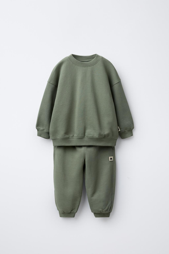 ZARA КОМПЛЕКТ ИЗ ТОЛСТОВКИ И БРЮК-ДЖОГГЕРОВ С ЭТИКЕТКОЙ, ЗЕЛЕНЫЙ