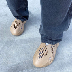 Adidas Yeezy Foam RNNR Ochre