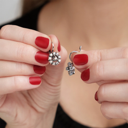 "Арсиная" серьги в серебряном покрытии из коллекции "Эллада" от Jenavi с английским замком