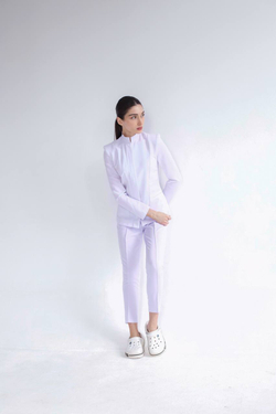 Белый медицинский жакет Medici приталенный крой