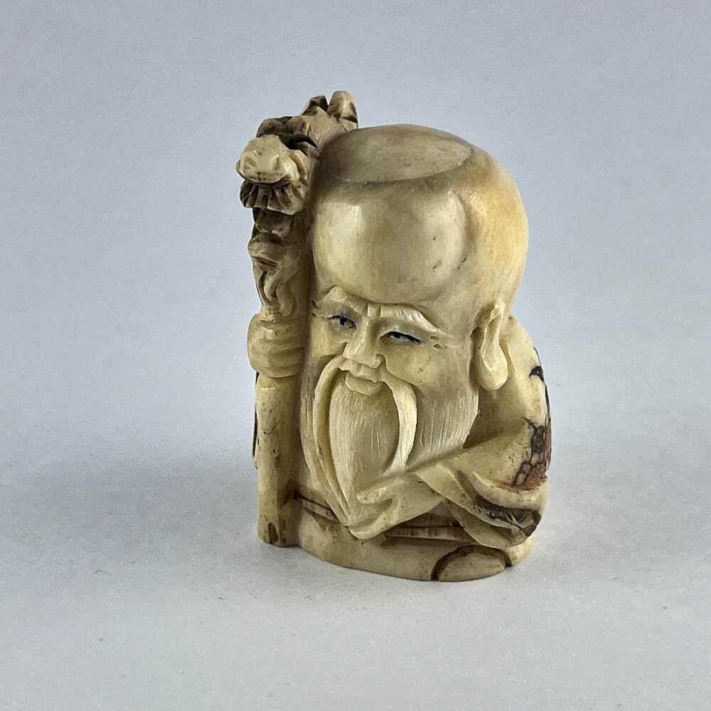 Статуэтка нэцкэ Шоусин с тростью и персиком