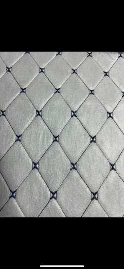 Стёганая чёрная экокожа на поролоне 3 мм. со спанбондом (чёрная нить Бабочка) 140см. х 100 см.