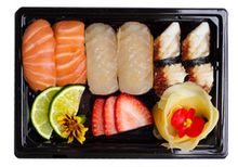 Суши ассорти лосось, гребешок, угорь, 6шт