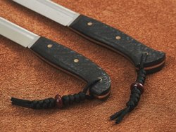 Спарка цельнометаллических финских ножей, сталь VG10, рукоять карбон (черный спейсер)