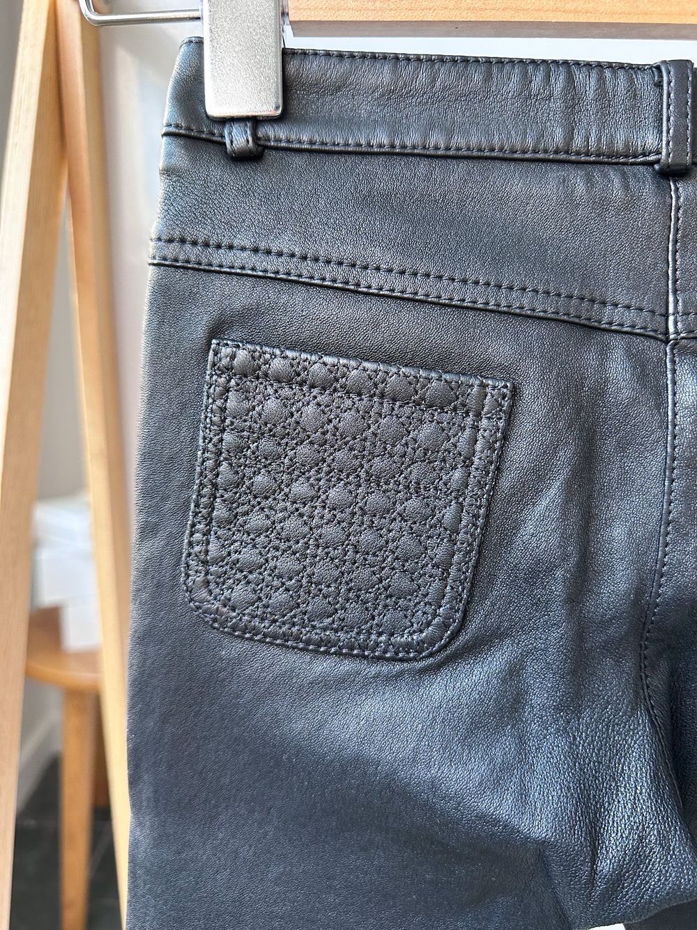 Кожаные брюки Christian Dior, 110