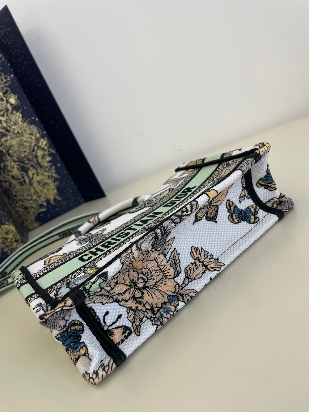 Christian Dior Mini Book Tote 21 cm
