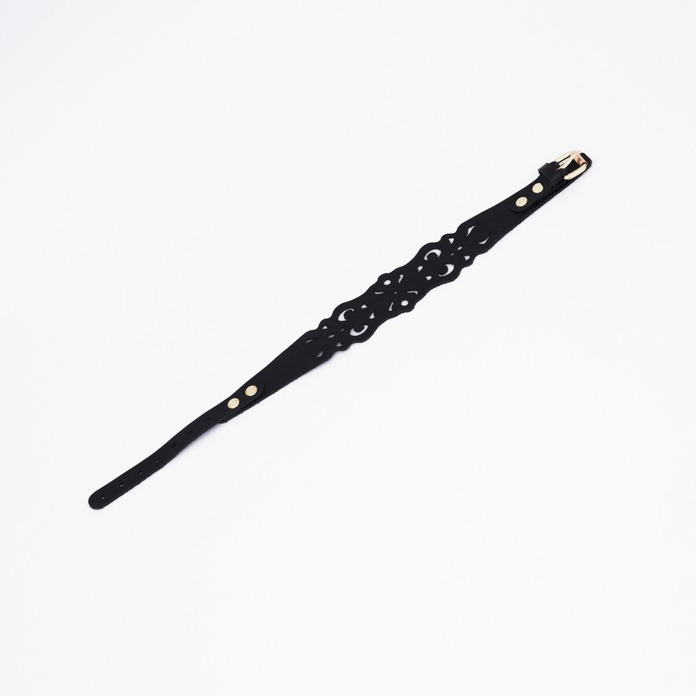 Черный ажурный чокер с золотистой фурнитурой (Цвет: черный с золотистым)