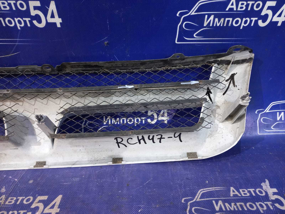 Решетка радиатора TOYOTA HIACE REGIUS 1999