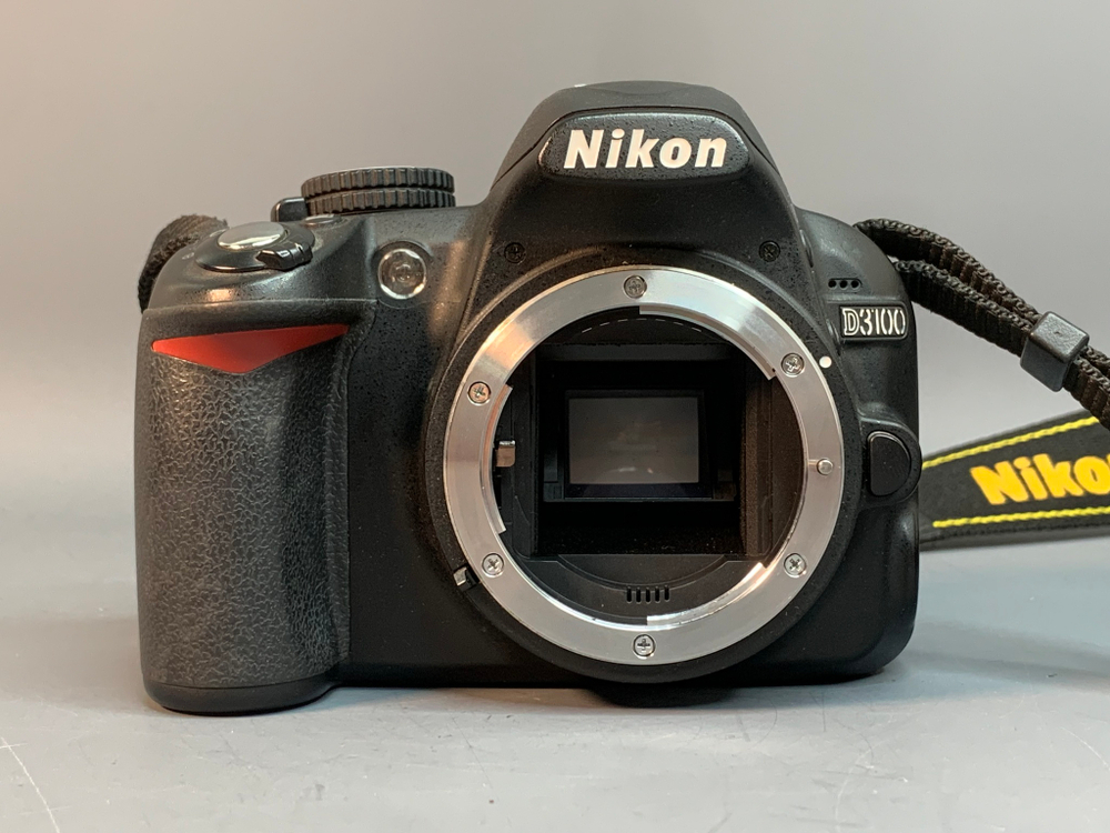 Nikon D3100 Kit 18-55mm 14.895 Кадров