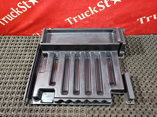 Крышка инструментального ящика