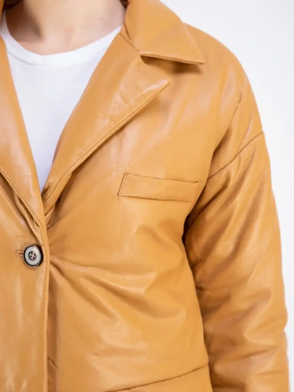 Кожаная куртка демисезонная