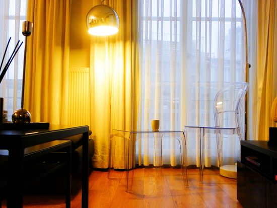 Столик прозрачный журнальный Queen