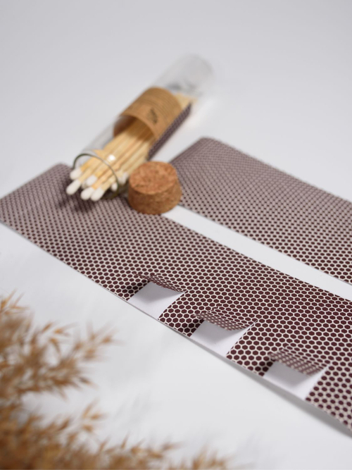 Чиркало для спичек на клейкой основе, 14 шт