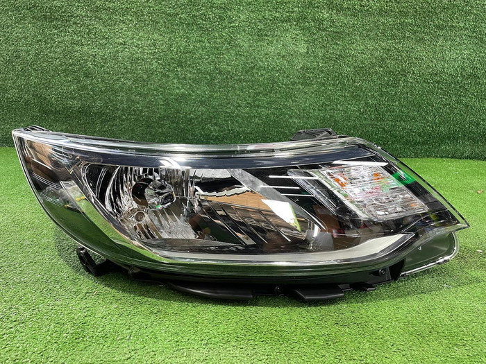 Фара правая Kia Rio 3 QB (2015-2017) галоген