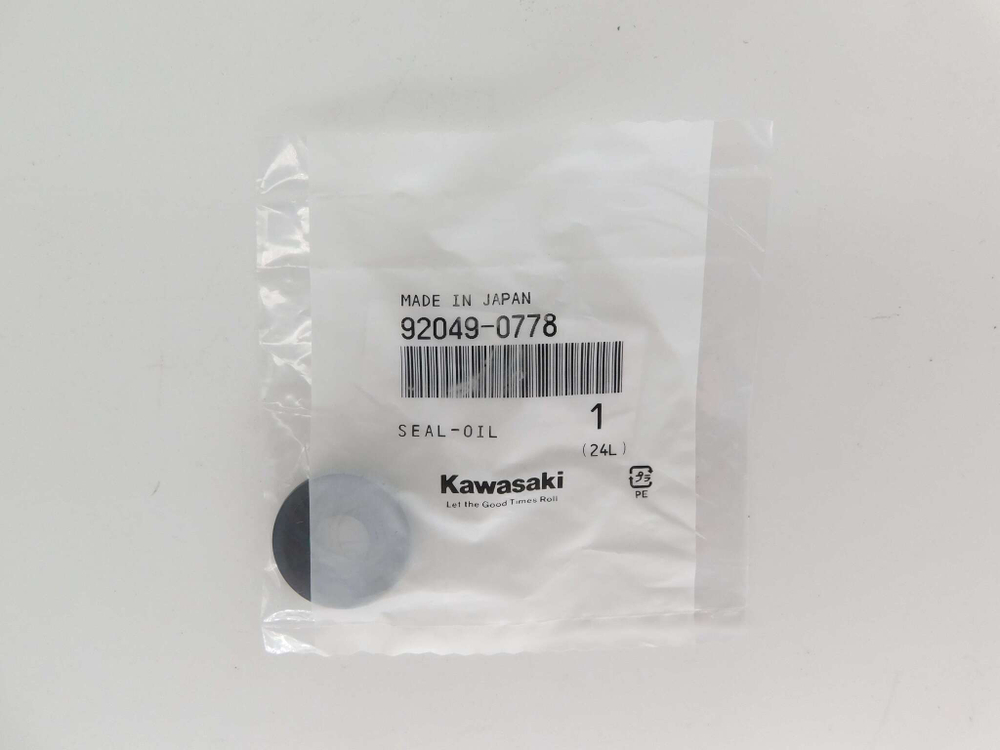 Сальник помпы Kawasaki Z1000 Ninja 1000 Versys 1000 ZX-6R 92049-0778