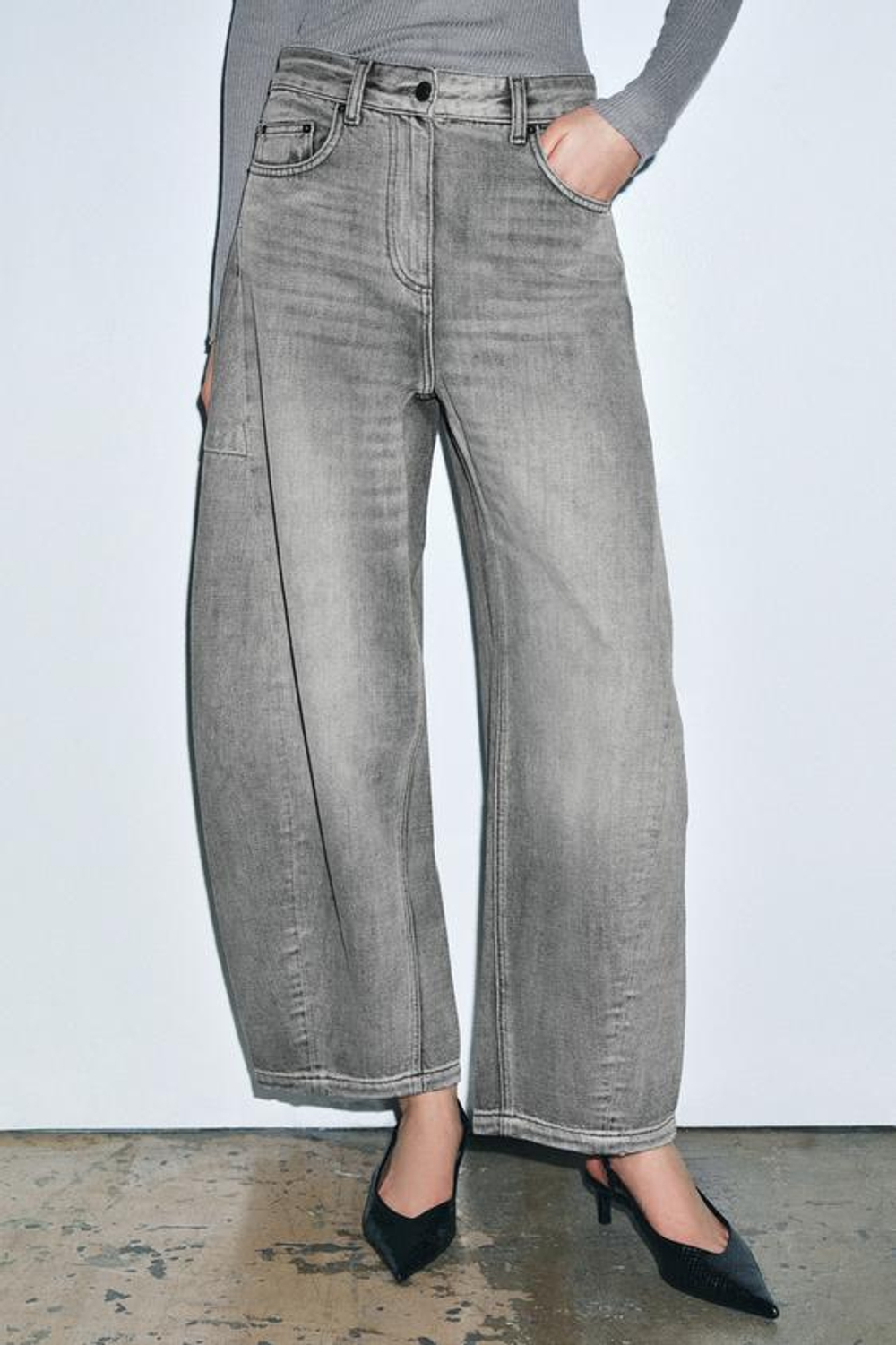 ZARA ДЖИНСЫ ZW COLLECTION ANKLE BALLOON СО СРЕДНЕЙ ПОСАДКОЙ, СЕРЫЙ