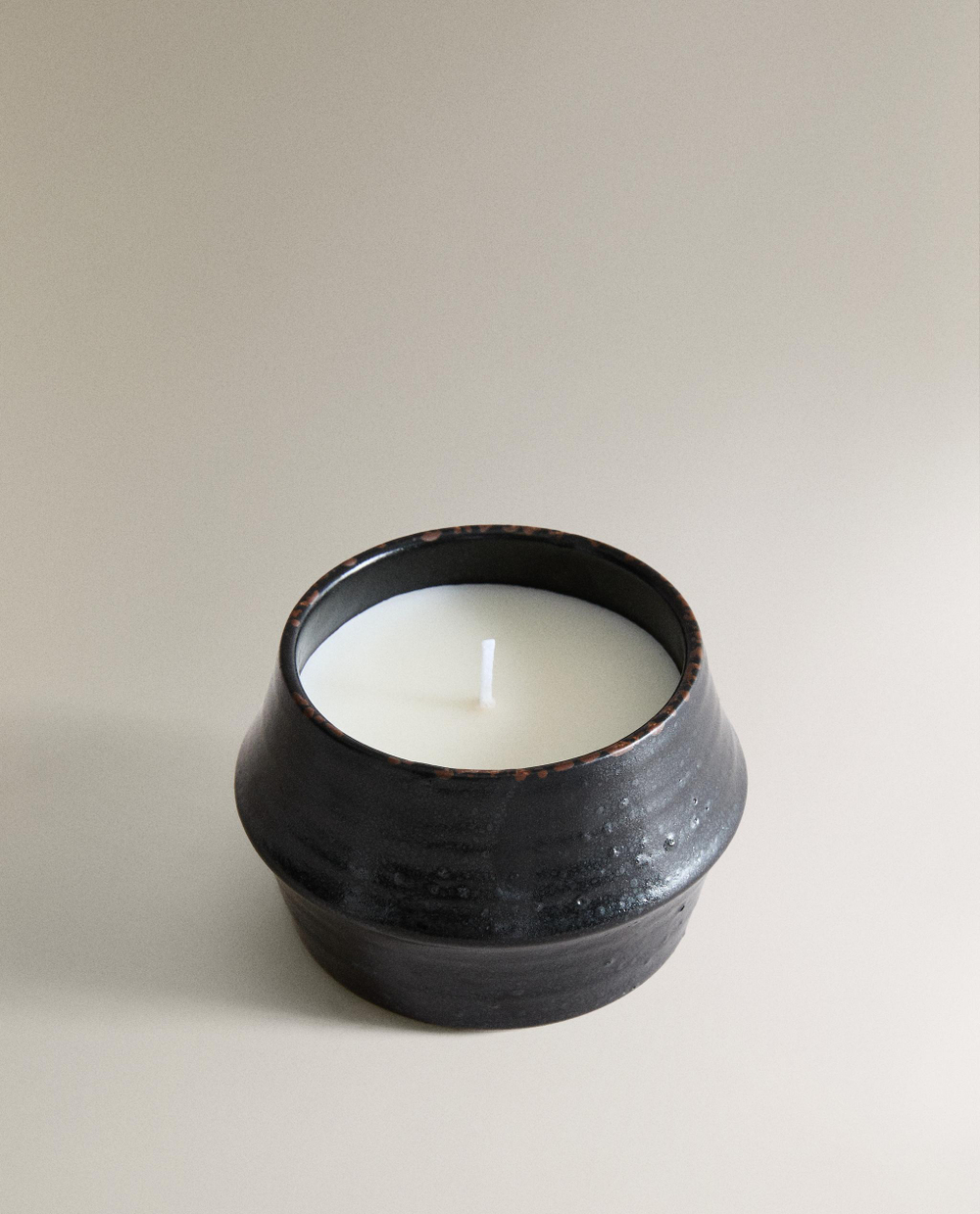 Zara Home Свеча ароматическая Amber Vanilla 170 г, растительный воск, аромат восточный древесный, Коричневый