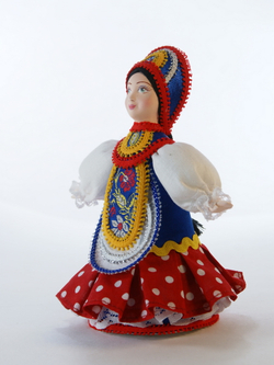 Кукла сувенирная в костюме девичьем праздничном