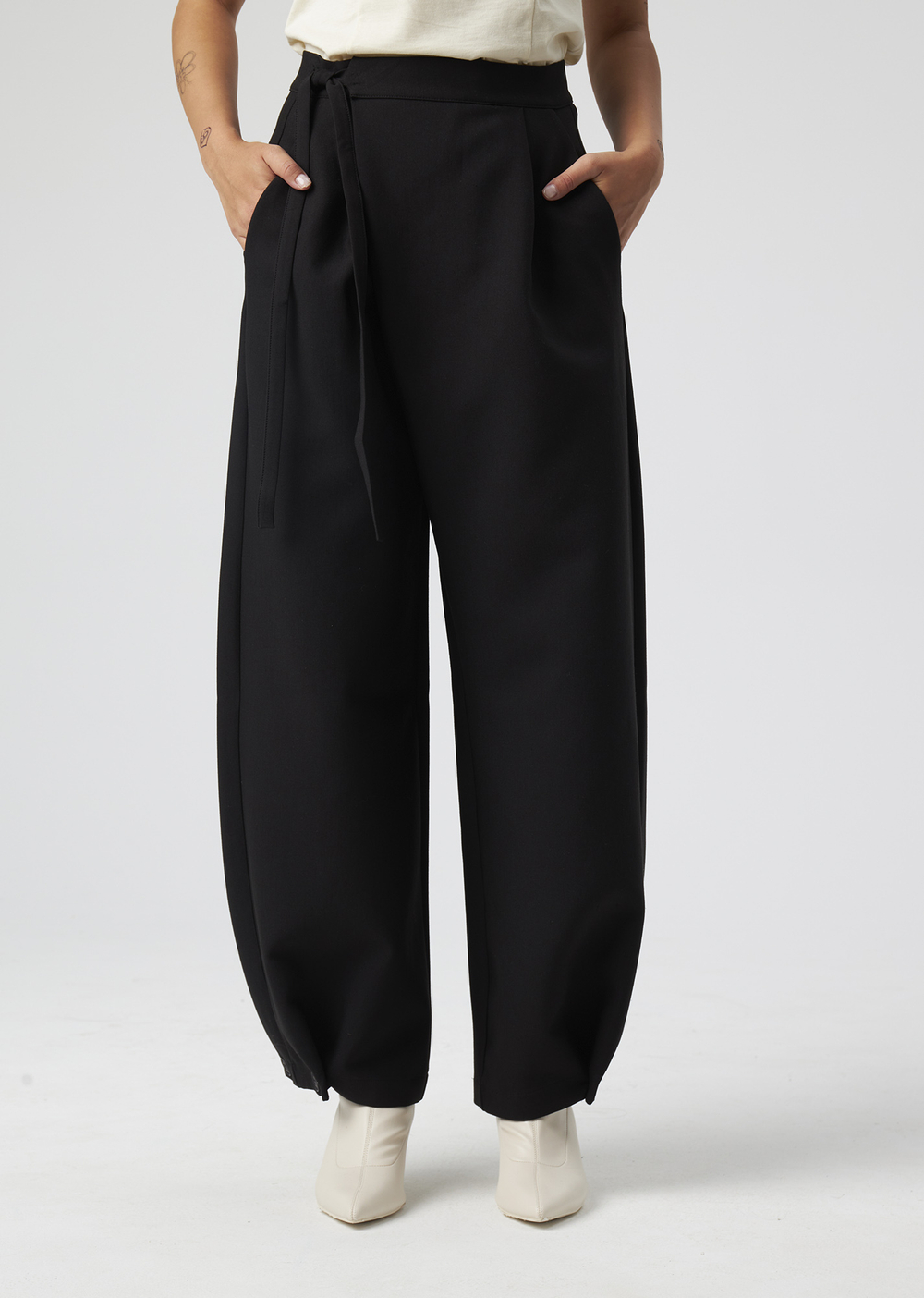 BUTTON-FRONT TROUSERS | S | BLACK