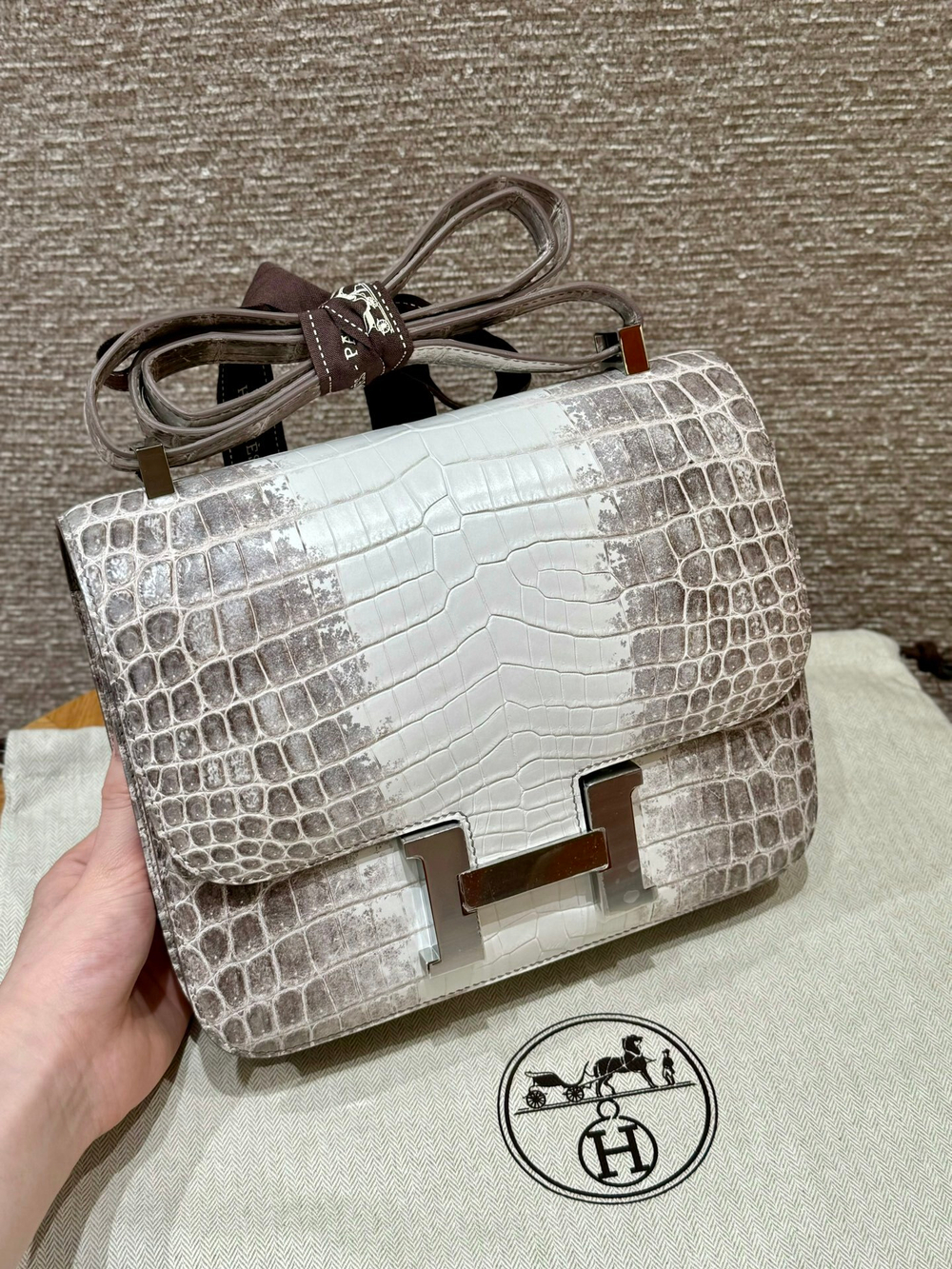 Hermes Constance 24