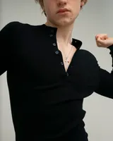 Чёрный лонгслив 