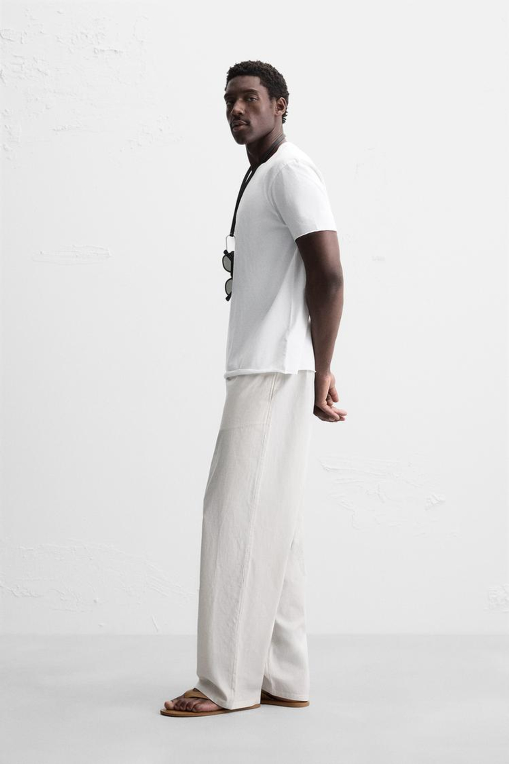 ZARA ФУТБОЛКА С НЕРОВНОЙ НИЖНЕЙ КРОМКОЙ, БЕЛЫЙ